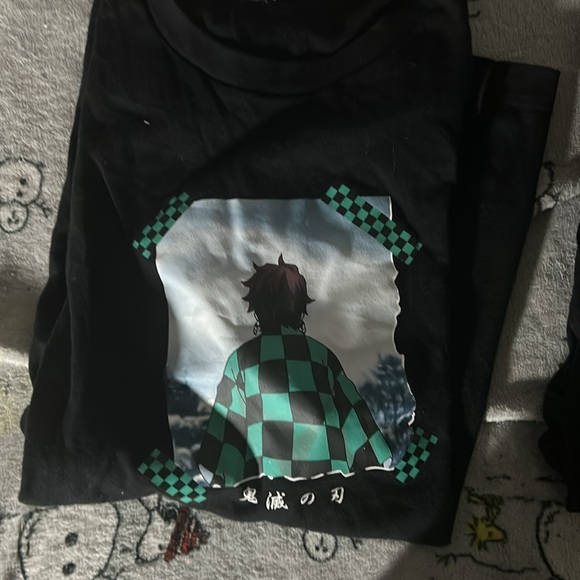 3 uniqlo Demon Slayer T mens T shirts size small - Picture 4 of 4